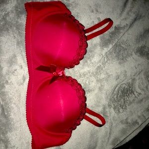40 C beautiful red bra